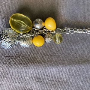 Yellow long hanging necklace w/round low dangle earrings